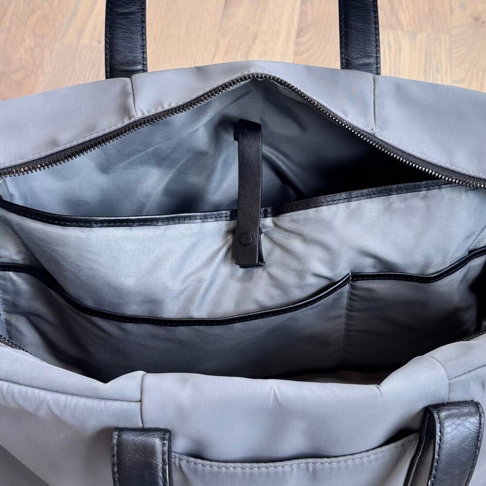 Away Everywhere Weekender Duffle Bag Luggage Gray Nylon Black Leather - Picture 14 of 15